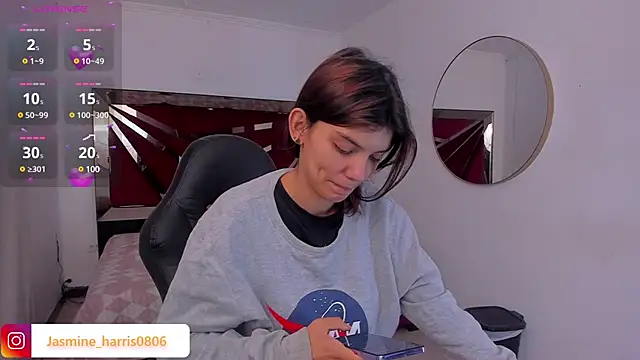 Snapshot of JasmineHarris chatting on February 19, 11:28 am JasmineHarris online show from February 19, 11:28 am