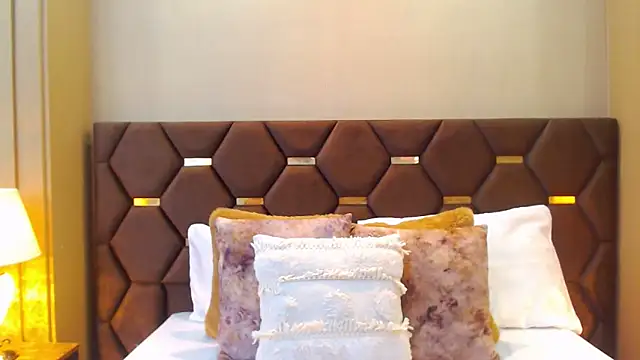 DevonPiers online show from December 13, 4:05 pm