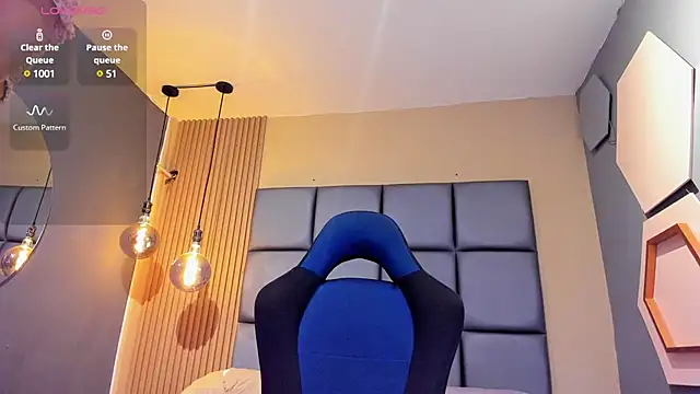 Snapshot of HOTTY_RED_ chatting on December 12, 6:53 pm HOTTY RED  online show from December 12, 6:53 pm