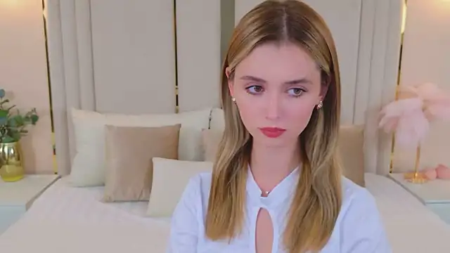 Snapshot of MarybethSnow chatting on September 17, 5:14 pm MarybethSnow online show from September 17, 5:14 pm