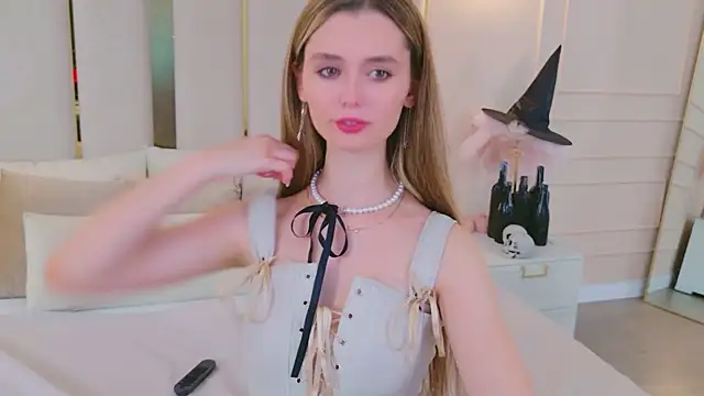 Snapshot of MarybethSnow chatting on October 24, 5:20 pm MarybethSnow online show from October 24, 5:20 pm