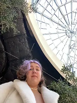 SuzieMurray online show from December 20, 9:54 am