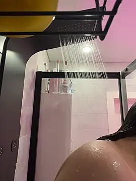 SuzieMurray online show from April 23, 8:13 am