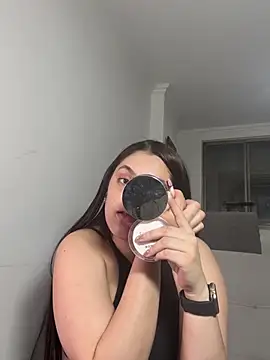 kimberlyhills1 online show from December 14, 11:01 pm