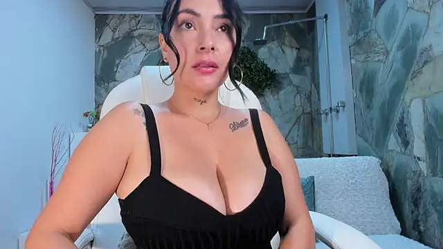 anniemayerx  online show from January 10, 3:37 pm