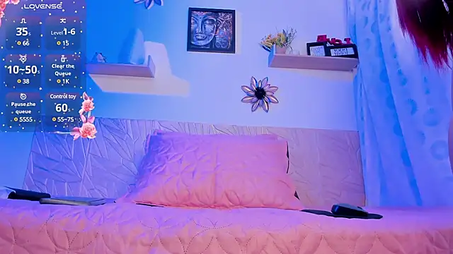 Snapshot of ZaraWest chatting on February 18, 10:03 pm ZaraWest online show from February 18, 10:03 pm