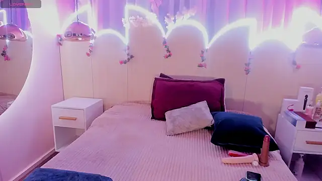 Snapshot of Laurentdupont04 chatting on March 23, 3:21 am Laurentdupont04 online show from March 23, 3:21 am