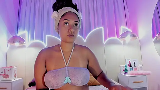 Snapshot of Laurentdupont04 chatting on October 6, 3:04 am Laurentdupont04 online show from October 6, 3:04 am