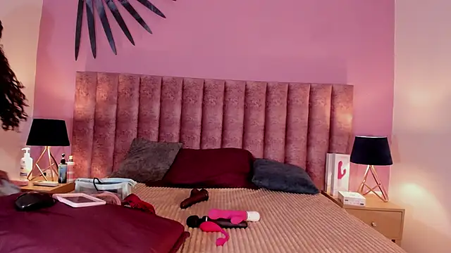 Snapshot of Laurentdupont04 chatting on October 7, 3:04 am Laurentdupont04 online show from October 7, 3:04 am