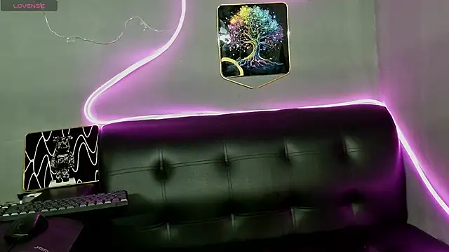 Snapshot of Laurentdupont04 chatting on May 30, 1:52 pm Laurentdupont04 online show from May 30, 1:52 pm