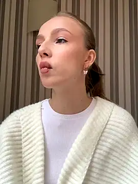 CaseyStar online show from December 5, 9:28 am