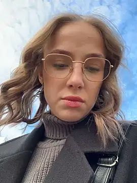 CaseyStar online show from January 7, 12:20 pm