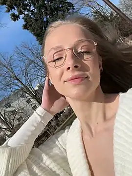 CaseyStar online show from March 9, 9:35 am