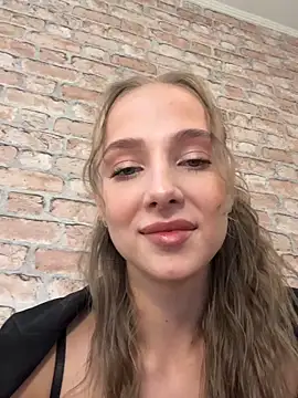 CaseyStar online show from October 19, 11:55 am