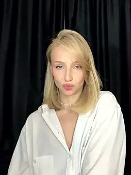 CaseyStar online show from January 11, 2:11 pm