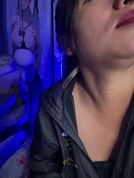 Im Little online show from December 13, 3:49 am