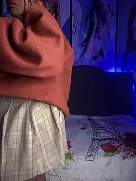 Im Little online show from December 14, 2:56 am