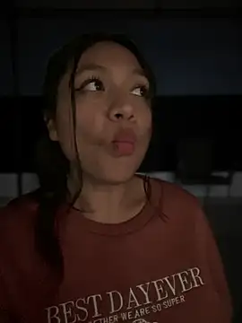 Im Little online show from February 28, 9:36 am