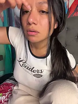 Im Little online show from November 11, 3:39 am