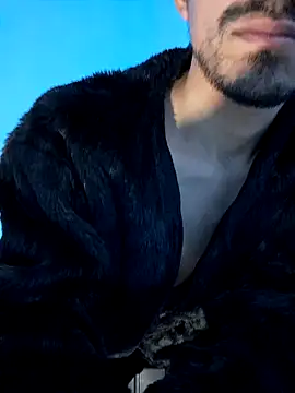 Snapshot of charlesss19 chatting on March 20, 3:45 am charlesss19 online show from March 20, 3:45 am