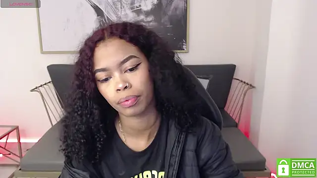 Snapshot of Shenna_brunette_ chatting on December 30, 1:03 pm Shenna brunette online show from December 30, 1:03 pm