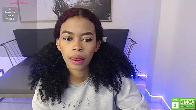 Snapshot of Shenna_brunette_ chatting on January 11, 1:01 pm Shenna brunette online show from January 11, 1:01 pm