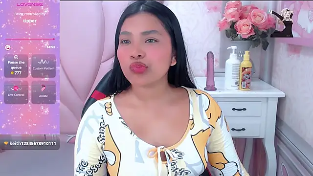 Snapshot of lauren_sofia19 chatting on December 12, 9:19 am lauren sofia19 online show from December 12, 9:19 am