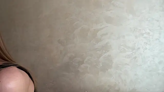 Snapshot of CaitlinaJayne23 chatting on May 1, 3:49 pm CaitlinaJayne23 online show from May 1, 3:49 pm