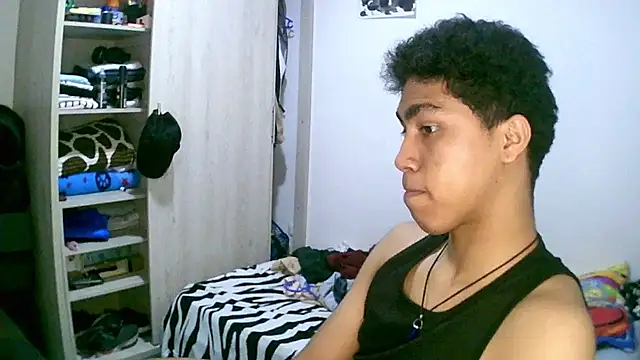 sexy diamante  online show from March 17, 2:27 am