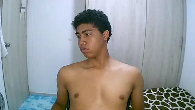 sexy diamante  online show from March 23, 3:32 am