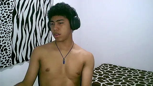 sexy diamante  online show from April 22, 5:54 am