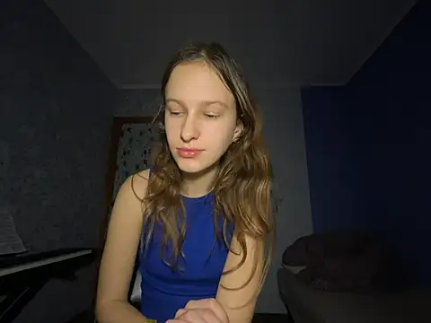 Snapshot of Eva_Angel3 chatting on December 21, 6:34 pm Eva Angel3 online show from December 21, 6:34 pm