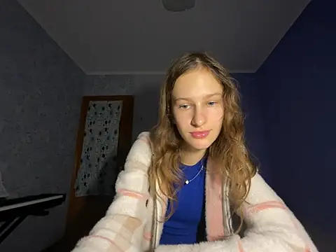 Snapshot of Eva_Angel3 chatting on December 28, 8:04 pm Eva Angel3 online show from December 28, 8:04 pm