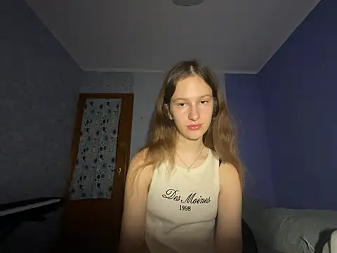 Snapshot of Eva_Angel3 chatting on January 27, 6:31 pm Eva Angel3 online show from January 27, 6:31 pm