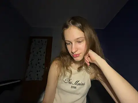 Snapshot of Eva_Angel3 chatting on January 31, 6:47 pm Eva Angel3 online show from January 31, 6:47 pm