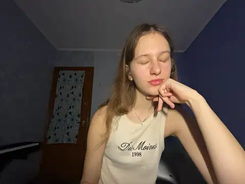 Snapshot of Eva_Angel3 chatting on February 6, 6:13 pm Eva Angel3 online show from February 6, 6:13 pm