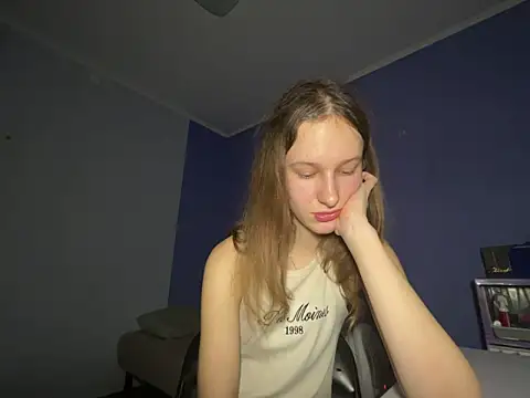 Snapshot of Eva_Angel3 chatting on February 9, 8:34 pm Eva Angel3 online show from February 9, 8:34 pm