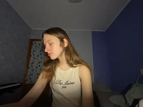 Snapshot of Eva_Angel3 chatting on February 10, 6:35 pm Eva Angel3 online show from February 10, 6:35 pm