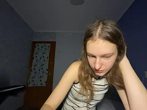 Snapshot of Eva_Angel3 chatting on February 14, 7:33 pm Eva Angel3 online show from February 14, 7:33 pm