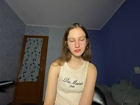 Snapshot of Eva_Angel3 chatting on February 19, 6:43 pm Eva Angel3 online show from February 19, 6:43 pm
