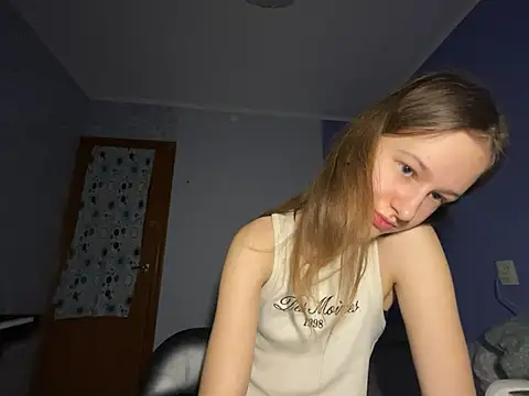 Snapshot of Eva_Angel3 chatting on February 20, 8:36 pm Eva Angel3 online show from February 20, 8:36 pm