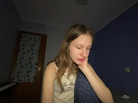 Snapshot of Eva_Angel3 chatting on February 22, 7:58 pm Eva Angel3 online show from February 22, 7:58 pm