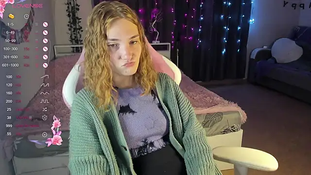 Snapshot of ReddHotPipper chatting on December 27, 1:11 am ReddHotPipper online show from December 27, 1:11 am