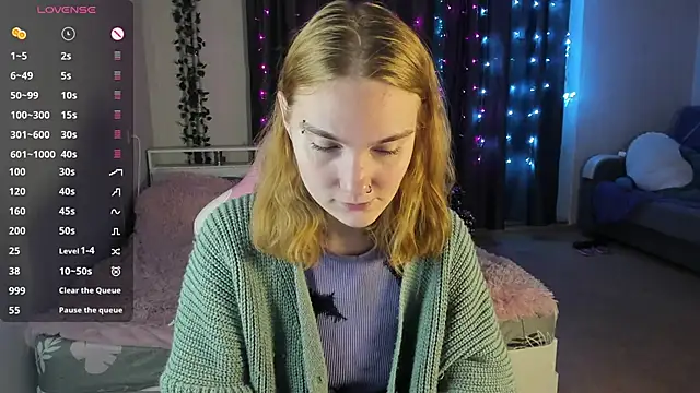 Snapshot of ReddHotPipper chatting on January 9, 1:08 am ReddHotPipper online show from January 9, 1:08 am