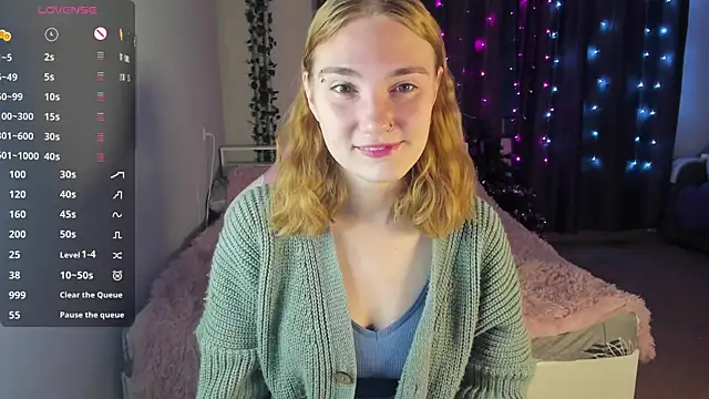 Snapshot of ReddHotPipper chatting on January 14, 1:04 am ReddHotPipper online show from January 14, 1:04 am