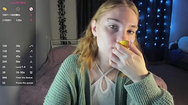 Snapshot of ReddHotPipper chatting on January 16, 1:06 am ReddHotPipper online show from January 16, 1:06 am