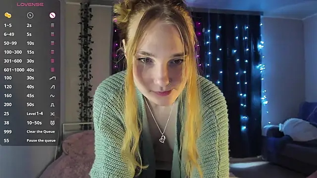 Snapshot of ReddHotPipper chatting on February 4, 4:05 am ReddHotPipper online show from February 4, 4:05 am