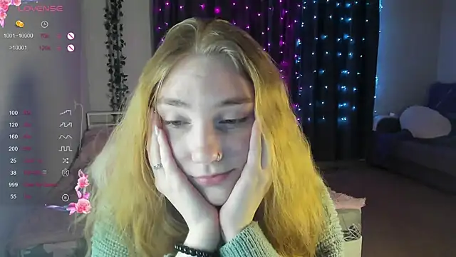 Snapshot of ReddHotPipper chatting on February 11, 12:59 am ReddHotPipper online show from February 11, 12:59 am