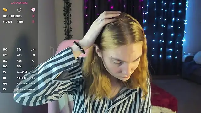 Snapshot of ReddHotPipper chatting on February 19, 1:08 am ReddHotPipper online show from February 19, 1:08 am