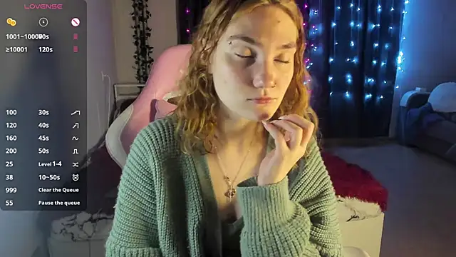 Snapshot of ReddHotPipper chatting on February 21, 1:00 am ReddHotPipper online show from February 21, 1:00 am